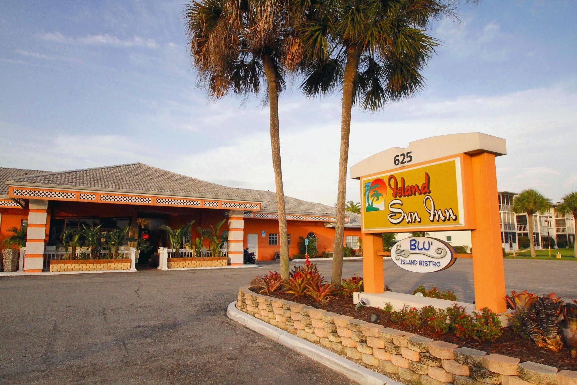 Island Sun & - Venice, Florida Historic Downtown & Beach Getaway Motel 2*