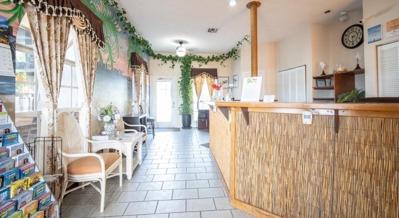 Island Sun & - Venice, Florida Historic Downtown & Beach Getaway Motel 2*
