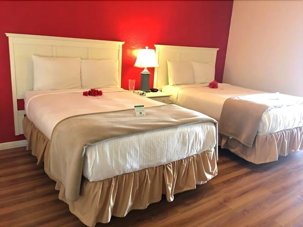 Island Sun & - Venice, Florida Historic Downtown & Beach Getaway 2* Venice